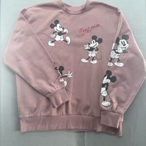 Disney Mickey And Friends Women’s Sweatshirt Size XL  Rare Multiple Mickey Hits!